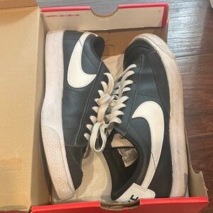 Nike Black and White Men's Sneakers